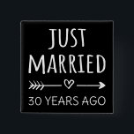 Bóton Quadrado 5.08cm Recem casados Há 30 Anos<br><div class="desc">Design bonito, perfeito para qualquer um que está casado há 30 anos e para uma cerimônia de renovação do voto de casamento. Ele faz um excelente combinando roupa para casais! recem casados 30 Anos Atrás, citação de um casal que se casou há 30 anos ou casal renovando votos de casamento...</div>