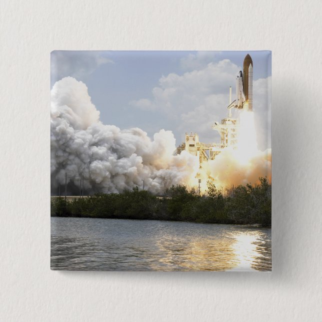 Bóton Quadrado 5.08cm Space Shuttle Atlantis levanta 22 (Frente)