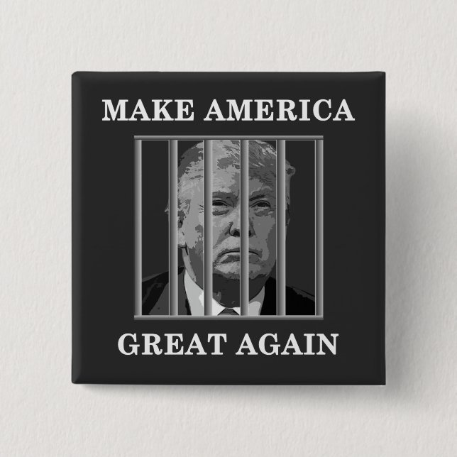 Bóton Quadrado 5.08cm Trump atrás de Bares (Frente)