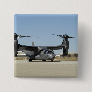 Bóton Quadrado 5.08cm Um CV-22 Osprey prepara-se para a descolagem