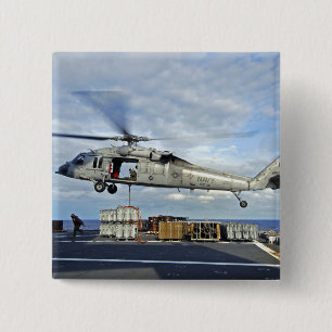Bóton Quadrado 5.08cm Um MH-60S Seahawk prepara-se para entregar o