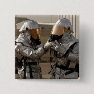 Bóton Quadrado 5.08cm Um sapador-bombeiro iraquiano