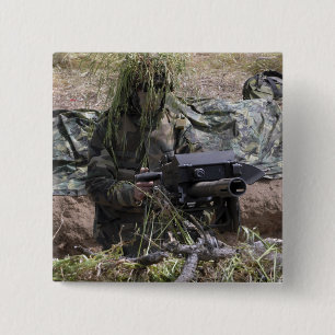 Bóton Quadrado 5.08cm Um soldado com o lançador de granadas MK-19
