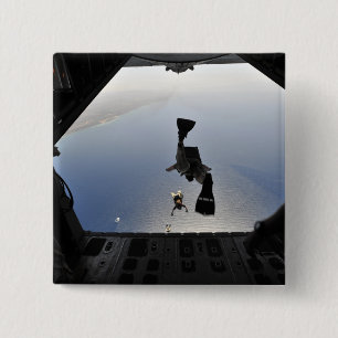 Bóton Quadrado 5.08cm Um soldado da Força Aérea dos EUA pulando