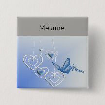 Uma borboleta e corações