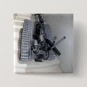 Bóton Quadrado 5.08cm Uma unidade robótica Talon 3B subindo um voo de st