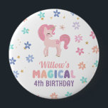 Bóton Redondo 10.16cm Botão de Festa de aniversário do Rainbow Unicorn G<br><div class="desc">Diga a todos que é seu aniversário com este botão mágico de unicórnio. Edite facilmente o texto com suas informações. Este design apresenta um unicórnio mágico e flores arco-íris. Veja toda a coleção do Rainbow Unicorn para obter mais itens correspondentes!</div>