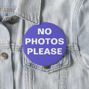 Bóton Redondo 10.16cm Botão Pin-On Purple "No Photos Please" (Sem Fotos