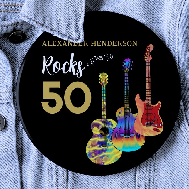 Bóton Redondo 15.24cm Guitar 50ª Festa de aniversário 50 Rocks Personali (Custom Rocks 50 cool black and gold 50th birthday button with funky psychedelic guitar illustrations)