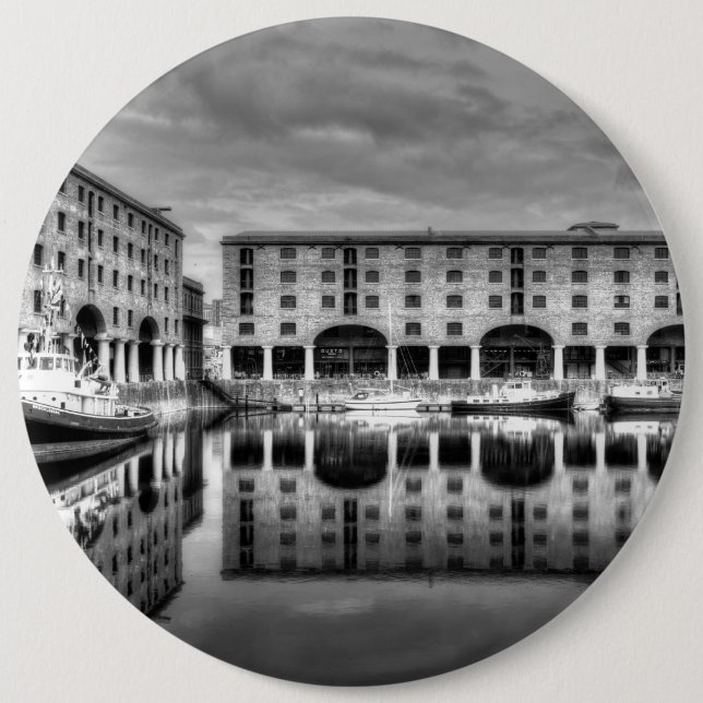 Bóton Redondo 15.24cm Reflexões de Albert Dock Liverpool (Frente)