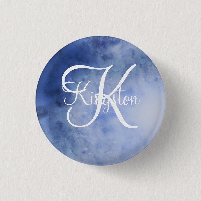 Bóton Redondo 2.54cm Aquarela Azul e Branco Monogramada (Frente)