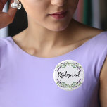 Bóton Redondo 2.54cm Casamento de lavanda violeta de Bridesmaid com euc<br><div class="desc">Para a dama de honra. Um fundo branco chic. Decorado com lavanda,  flores de flores violeta e verde-hidroxilado de eucalipto.</div>
