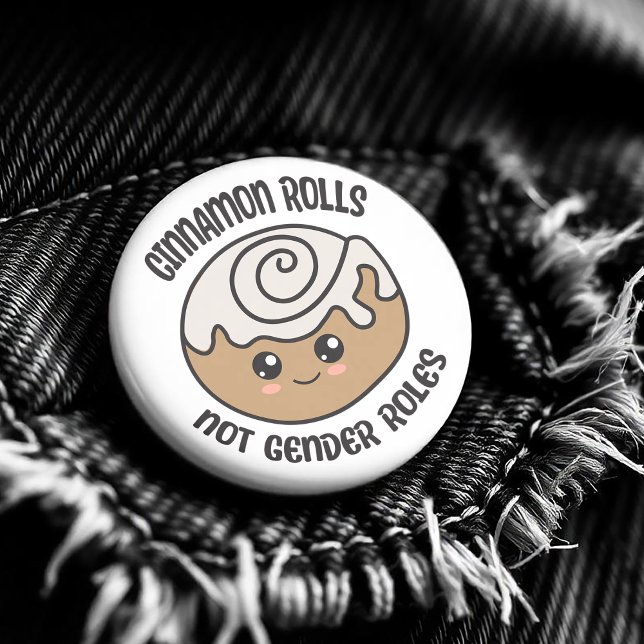 Bóton Redondo 2.54cm Cinnamon não cumpre papéis de gênero (Here is a delicious button design for all feminists, non binary and non gender confirming friends! )