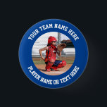 Bóton Redondo 2.54cm Crie Sua Própria Foto Da Equipe De Esportes<br><div class="desc">Foto de um apanhador de softball pronto para receber a bola do lançador num botão de alfinete. O modelo de foto é fácil de personalizar. Presente para um jogador ou uma equipe de softball, beisebol, hóquei, basquete, futebol ou qualquer outro esporte. Coloque facilmente uma foto quadrada na modelo para fazer...</div>