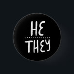 Bóton Redondo 2.54cm Ele/eles prendem Orgulho Manipulado Mínimo<br><div class="desc">Decorre sua roupa com este botão de arte legal. Faz um presente excelente! Você pode personalizá-lo e adicionar texto também. Procure em meu compro muito mais cores e padrões! Avise-me se quiser algo personalizado também.</div>