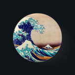Bóton Redondo 2.54cm Excelente Wave Off Kanagawa Hokusai - Vintage Japo<br><div class="desc">Katsushika Hokusai A Onda de Excelente Off Kanagawa (1830) A Onda de Excelente de Kanagawa, também conhecida como A Onda de Excelente ou simplesmente A Onda, é um impressão de ukiyo-e do artista japonês Hokusai, publicado entre 1830 e 1833 no final do período Edo como o primeiro impressão série kusai...</div>