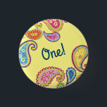 Bóton Redondo 2.54cm Festa de primeiro aniversario Colorida Paisley Cut<br><div class="desc">Esta linda coleção de paisley colorida é perfeita para a festa de primeiro aniversario da sua menina!  O estilo vintage com detalhes alegres e brilhantes tem uma sensação bonita que é perfeita para uma criança de um ano no seu primeiro aniversário!</div>