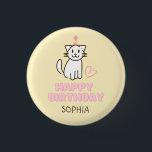 Bóton Redondo 2.54cm Gato Adorável num botão de Chapéu de Aniversário<br><div class="desc">É o Gato Adorável num botão de Chapéu de Aniversário Um gato num chapéu e um bolo são tão fofos. Amarelo quente e rosa estão harmonizados. Foi desenhado como se uma criança fofinha o tivesse desenhado manualmente. É um presente significativo para o seu amado. Dê um presente para seu amado...</div>