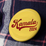 Bóton Redondo 2.54cm Kamala 2024 Retro Varsity Gold e Pino de Botão Ver<br><div class="desc">Vote Kamala Harris 2024 Cardinal Red (gráfico) em ouro Retro varsity style vintage pinback botão. Apoiado por Joe Biden,  Nancy Pelosi,  Chuck Schumer e Hakeem Jeffries,  bem como pela esmagadora maioria dos democratas eleitos.</div>