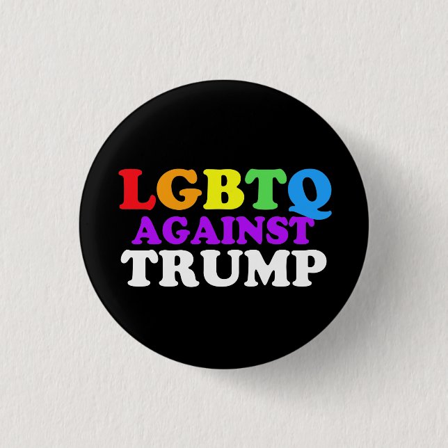 Bóton Redondo 2.54cm LGBTQ Contra Trump (Frente)