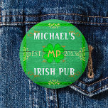 Bóton Redondo 2.54cm Personalizável Seu Nome Irish Pub Green<br><div class="desc">Crie o seu design bar doméstico de pub irlandês personalizado usando este modelo. A design é feita para parecer madeira verde velha com abundância de vintage florescendo em tons de verde, branco, laranja e ouro. Há também cinco shamrocks/trevas na design. Pode ser personalizada com o seu próprio nome, iniciais/monograma e...</div>