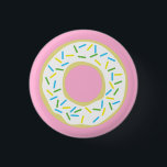 Bóton Redondo 2.54cm Rosquinha Kid Birthday - Cor-de-rosa<br><div class="desc">Este adorável modelo cor-de-rosa colorido Doughnut First Festa de aniversário é perfeito para uma festa de primeiro aniversario de criança ou um aniversário em qualquer idade! Personalize o texto para tornar essas Rosquinhas suas. O olhar e a sensação modernos é a maneira perfeita de celebrar o seu pequeno que ama...</div>