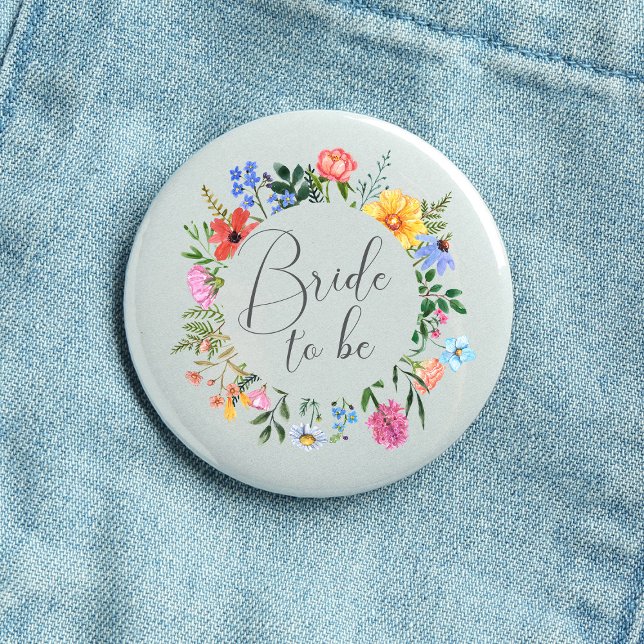 Bóton Redondo 2.54cm Wildflower Bride para Casamento de Script (Bride to be Wildflower Watercolor Floral Wreath Wedding Button)