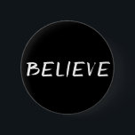 Bóton Redondo 5.08cm Acredite B&W<br><div class="desc">Botão simples da palavra para qualquer um,  mas mais importante ainda adolescentes e adultos novos.
Siga Signi. para mais design.
Facebook: Signi. Significativo</div>