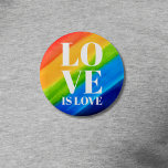 Bóton Redondo 5.08cm Amor Orgulho Rainbow<br><div class="desc">Este Botão do Orgulho é decorado com LOVE IS LOVE em letras brancas em negrito sobre um fundo arco-íris de cor d'água de vermelho,  laranja,  amarelo,  verde,  azul e roxo. Original Watercolor © Michele Davies.</div>