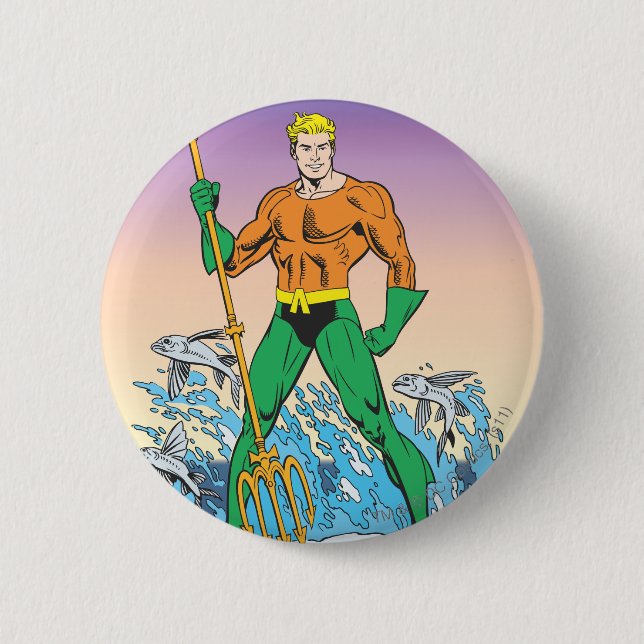 Bóton Redondo 5.08cm Aquaman Stands com lança (Frente)