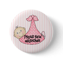 Avó orgulhosa do bebé