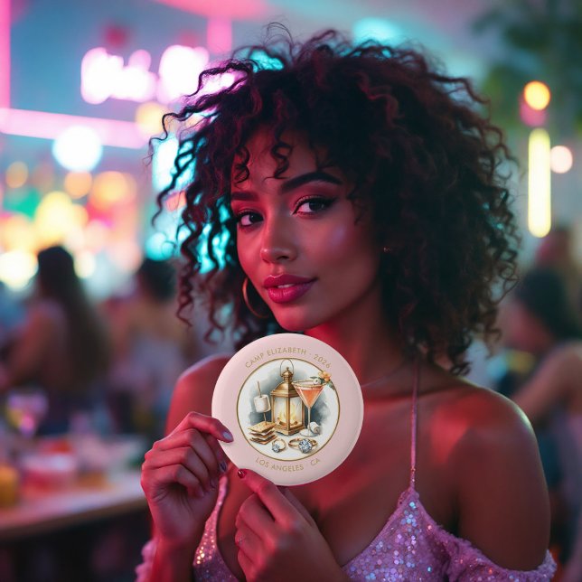 Bóton Redondo 5.08cm Bachelorette Personalizada da Noiva de Camp Blush  (Blush & Gold Camp Bride Personalized Bachelorette Button)