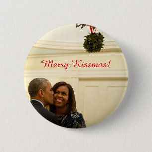 Bóton Redondo 5.08cm Barack e Michelle Feliz Kissmas - Botão