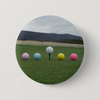 Bóton Redondo 5.08cm Bolas de Golfe de cor brilhante em uma montanha