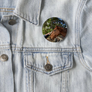 Bóton Redondo 5.08cm Cavalo Castanho Seja Uma Mensagem Gentil.