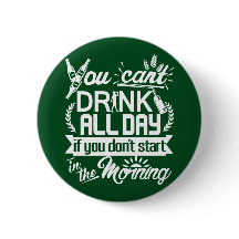 Cerveja o dia inteiro St Patrick do bebendo