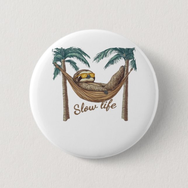 Bóton Redondo 5.08cm Chillin' Sloth em uma camiseta de Hammock Oversize (Frente)