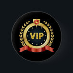 Bóton Redondo 5.08cm Crachá Elegante de Acesso Preto VIP<br><div class="desc">Um belo emblema de ouro, preto e vermelho VIP para convidados especiais e visitantes para o seu negócio, clube, escola ou outro local. Mantenha várias pessoas à mão para que seus visitantes importantes se sintam especiais. Este botão pin também pode ser usado como prêmio ou para casamentos e eventos ou...</div>