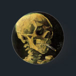 Bóton Redondo 5.08cm Crânio com cigarro queimado por Vincent van Gogh<br><div class="desc">Crânio com Cigarro queimado por Vincent van Gogh é um apos impressionismo de arte de vintage que ainda pinta a vida. Um retrato do esqueleto humano fumando. Imagem do excelente a utilizar em produtos anti-tabagismo. Fumar matares 1.000 a cada ano, ajudar alguém a parar de fumar hoje. Imagem de excelente...</div>