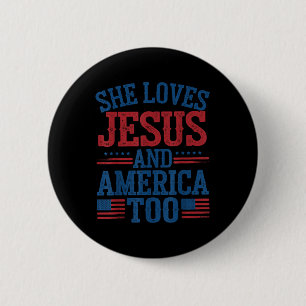 Bóton Redondo 5.08cm Ela Ama Jesus E a América Também Bandeira American
