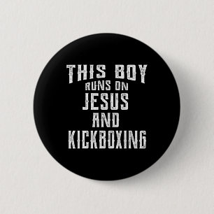 Bóton Redondo 5.08cm Este Menino Corre Com Jesus E Kickboxing Presente 
