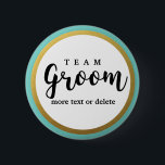 Bóton Redondo 5.08cm Favores modernos do casamento do noivo da equipe<br><div class="desc">TEAM favores do noivo para seus padrinhos de casamento e festa de casamento. Personalize adicionando um nome, uma data, um lugar, etc. Pode igualmente mudar do "ao pelotão noivo", do "ao grupo" etc. noivo perfeito para obter sua "equipe" excitada sobre sua celebração grande do casamento - igualmente faz um grande...</div>