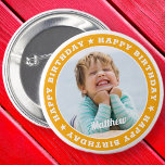 Bóton Redondo 5.08cm Feliz Aniversário Foto Personalizada Simples e Mod<br><div class="desc">Este design simples e moderno é composto por tipografia de serifa e adiciona uma foto personalizada.</div>