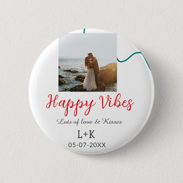 Bóton Redondo 5.08cm Feliz Vibes, casal de feriado, data do casamento v (Frente)
