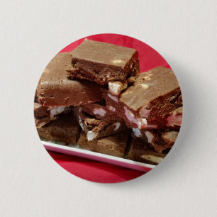Bóton Redondo 5.08cm Fuja De Chocolate De Cereja Em Uma Placa