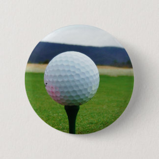 Bóton Redondo 5.08cm Golf Ball em um campo de golfe na montanha
