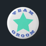 Bóton Redondo 5.08cm GRUPO DE EQUIPE | Botão Grande Estrela Teal<br><div class="desc">NewparkLane - Um Dia de os pais divertido Buton, com uma grande estrela lacrimogênea e o slogan TEAM GROOM, em divertida timento com a tipografia moderna em azul marinho. Fácil de personalizar no Zazzle com seu próprio texto para um design personalizado. Todo estilo de texto, cores, tamanhos podem ser modificados...</div>