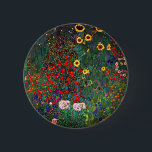 Bóton Redondo 5.08cm Jardim Flor Gustav Klimt<br><div class="desc">Botão que apresenta o Jardim de Fazendas de pintura de óleo de Gustav Klimt com girassóis (1907). Um belo jardim de girassóis e belas flores azuis,  vermelhas,  roxas,  rosa e brancas. Um presente de excelente para fãs de Arte Nouveau e de Arte Austríaca.</div>