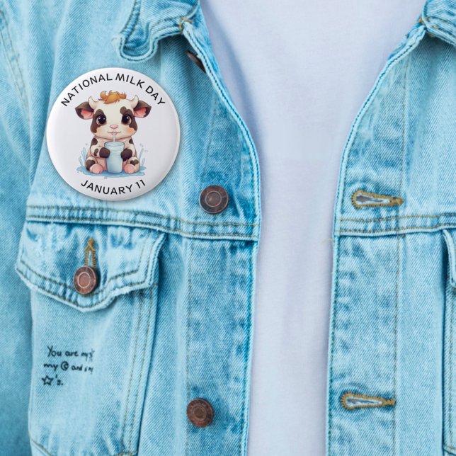 Bóton Redondo 5.08cm Leite de Bebendo de Vaca de Kawaii, preto-e-branco (Criador carregado)