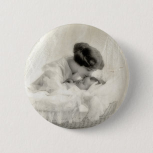 Bóton Redondo 5.08cm Mãe do vintage que beija o bebê no berço